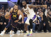 湖人大将再次砍下三十加分，率队取胜