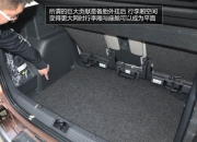 人后排的强大助力开拓者的内线遭到彻底封锁